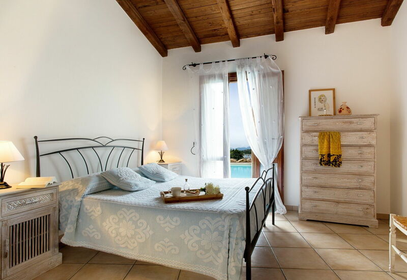 Villa Martini: Aktiviteter, Balkong / terrasse / uteplass, basseng, Eksteriør, Fasiliteter, Romdetaljer, Sommer, Vår