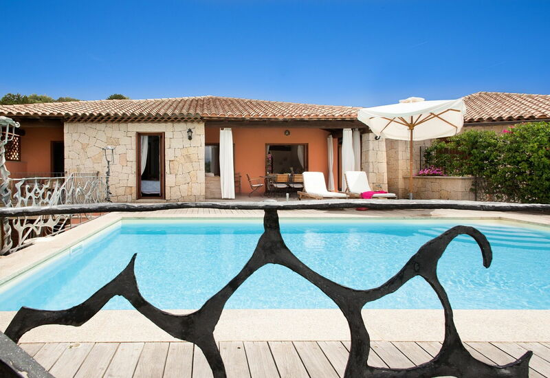 Villa Martini: Aktiviteter, Balkong / terrasse / uteplass, basseng, Eksteriør, Fasiliteter, Romdetaljer, Sommer, Vår